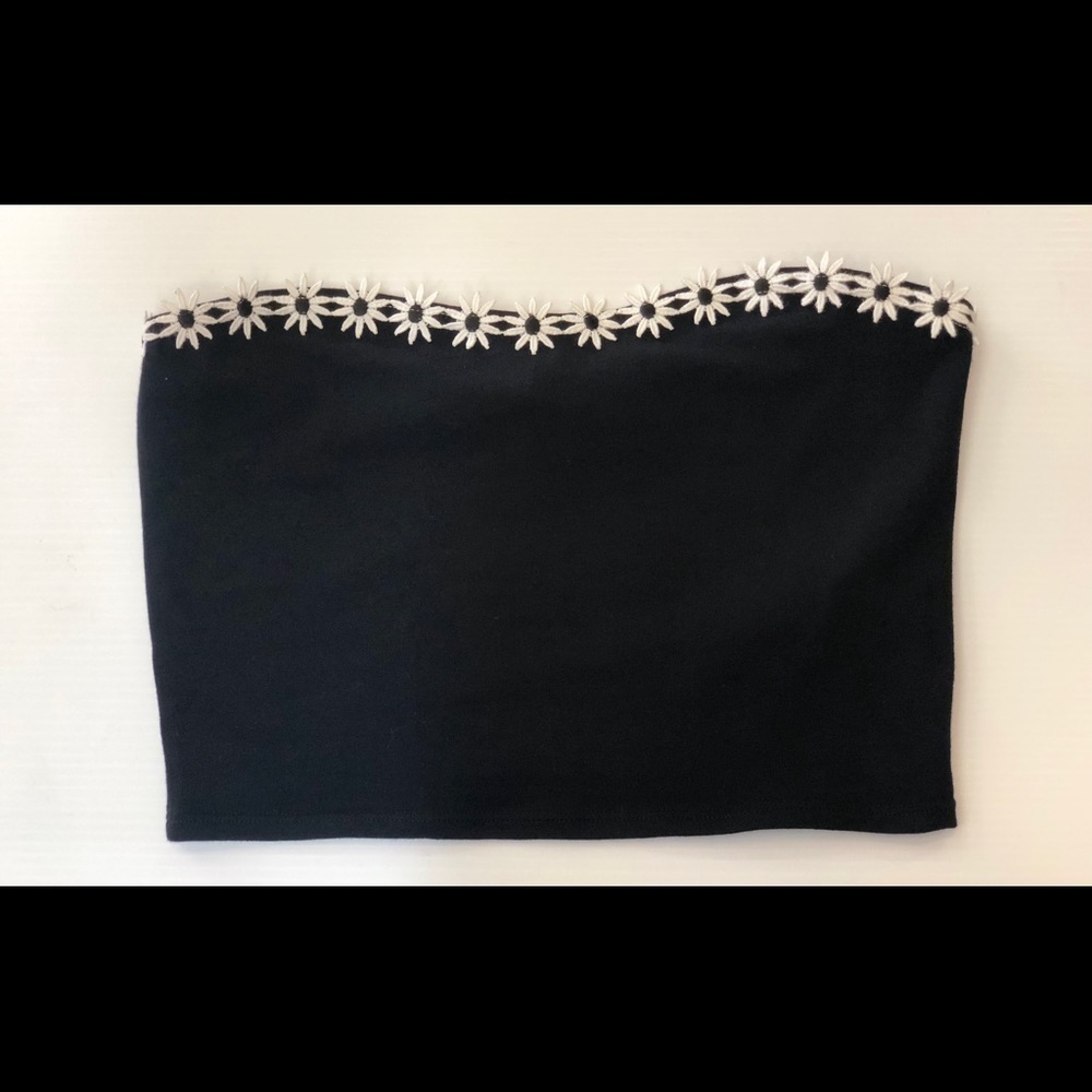 Swell Daisy Do Cropped Daisy Top Black - Picture 3 of 7